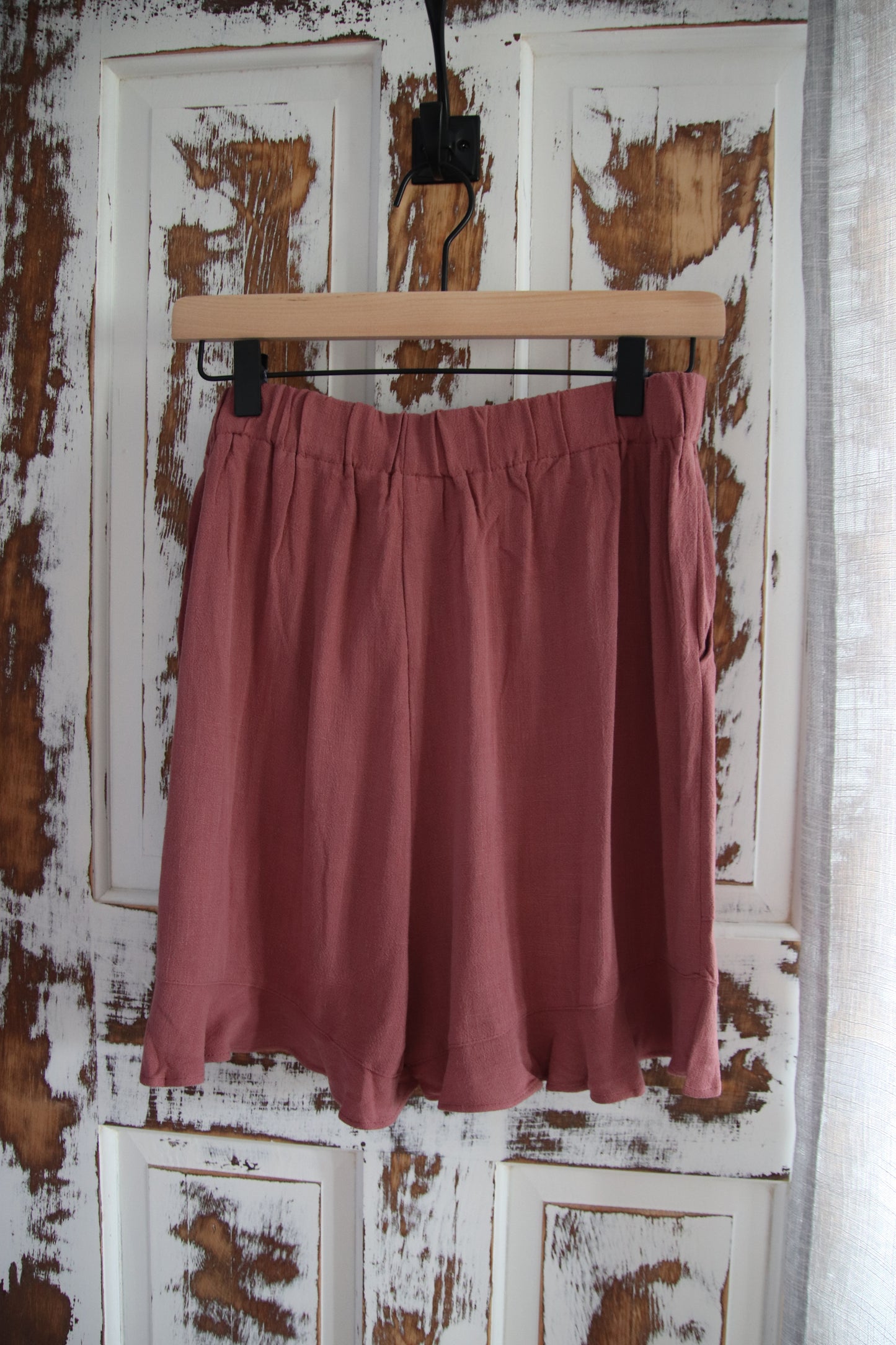 Flared Hem Elastic Band Shorts