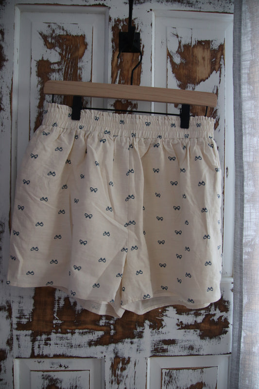 Linen Like Shorts with Bow Print